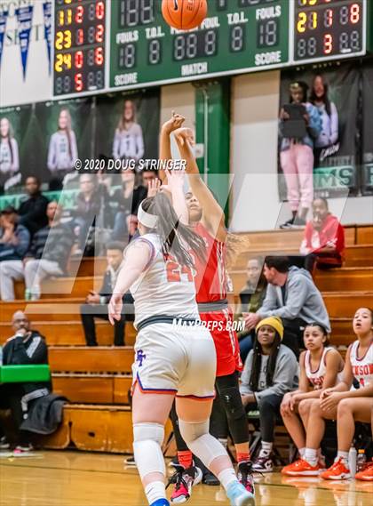 Thumbnail 3 in Antelope vs. Benson Tech (MLK Showcase) photogallery.