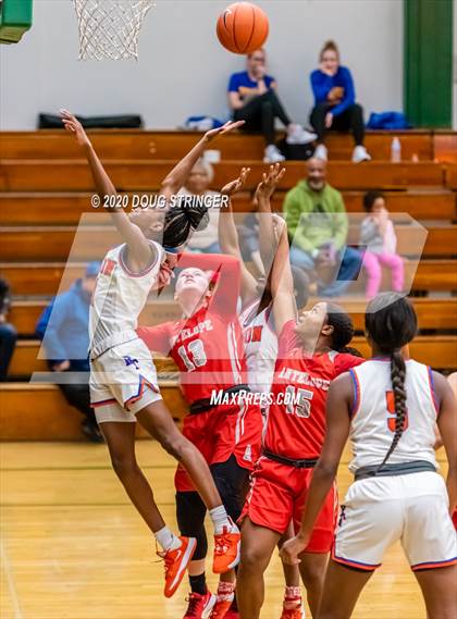 Thumbnail 1 in Antelope vs. Benson Tech (MLK Showcase) photogallery.