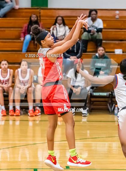 Thumbnail 1 in Antelope vs. Benson Tech (MLK Showcase) photogallery.