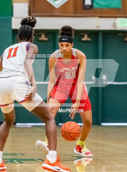Thumbnail 2 in Antelope vs. Benson Tech (MLK Showcase) photogallery.