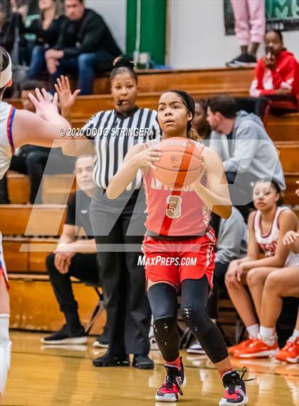 Thumbnail 2 in Antelope vs. Benson Tech (MLK Showcase) photogallery.