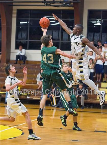 Thumbnail 1 in Shorecrest Prep @ St. Petersburg Catholic photogallery.