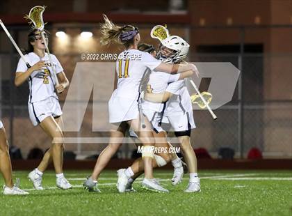 Thumbnail 3 in Victor vs. Canandaigua Academy (Section 5 Class B Final) photogallery.