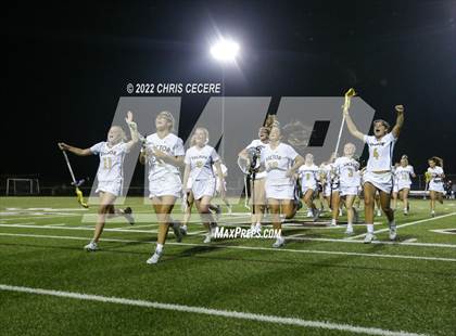 Thumbnail 3 in Victor vs. Canandaigua Academy (Section 5 Class B Final) photogallery.