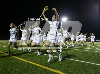 Thumbnail 3 in Victor vs. Canandaigua Academy (Section 5 Class B Final) photogallery.