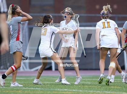 Thumbnail 2 in Victor vs. Canandaigua Academy (Section 5 Class B Final) photogallery.