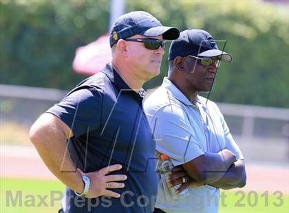 Thumbnail 2 in Del Oro vs. Notre Dame (Honor Bowl) photogallery.
