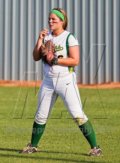Thumbnail 3 in Ridge Point vs Santa Fe (UIL 4A Region 3 Quarterfinal Playoff) photogallery.