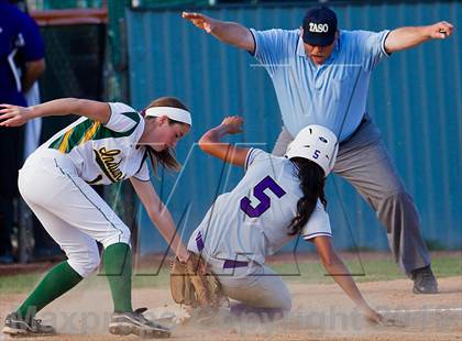 Thumbnail 3 in Ridge Point vs Santa Fe (UIL 4A Region 3 Quarterfinal Playoff) photogallery.