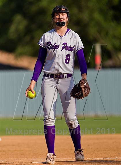 Thumbnail 3 in Ridge Point vs Santa Fe (UIL 4A Region 3 Quarterfinal Playoff) photogallery.