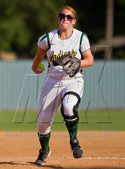Thumbnail 3 in Ridge Point vs Santa Fe (UIL 4A Region 3 Quarterfinal Playoff) photogallery.