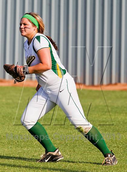Thumbnail 1 in Ridge Point vs Santa Fe (UIL 4A Region 3 Quarterfinal Playoff) photogallery.