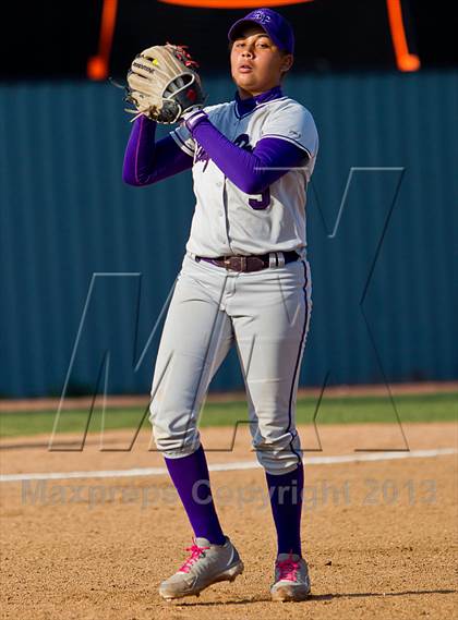 Thumbnail 2 in Ridge Point vs Santa Fe (UIL 4A Region 3 Quarterfinal Playoff) photogallery.