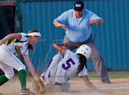 Thumbnail 2 in Ridge Point vs Santa Fe (UIL 4A Region 3 Quarterfinal Playoff) photogallery.