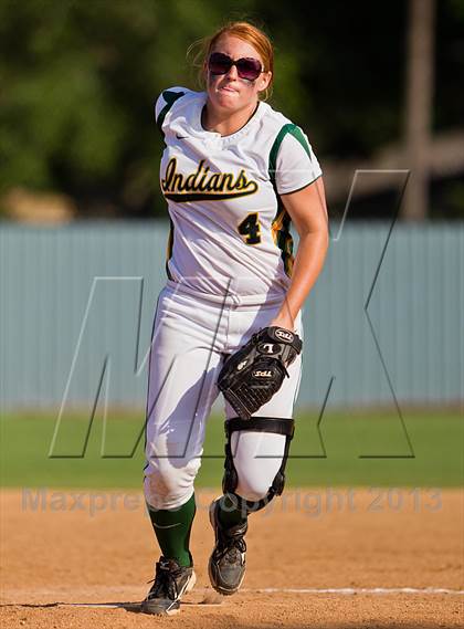 Thumbnail 2 in Ridge Point vs Santa Fe (UIL 4A Region 3 Quarterfinal Playoff) photogallery.
