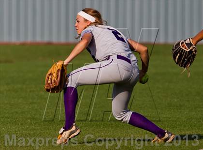Thumbnail 3 in Ridge Point vs Santa Fe (UIL 4A Region 3 Quarterfinal Playoff) photogallery.