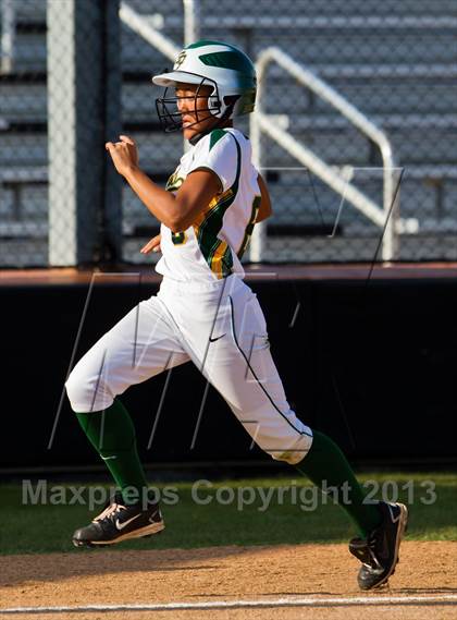 Thumbnail 2 in Ridge Point vs Santa Fe (UIL 4A Region 3 Quarterfinal Playoff) photogallery.