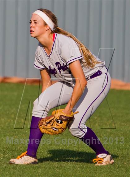 Thumbnail 2 in Ridge Point vs Santa Fe (UIL 4A Region 3 Quarterfinal Playoff) photogallery.