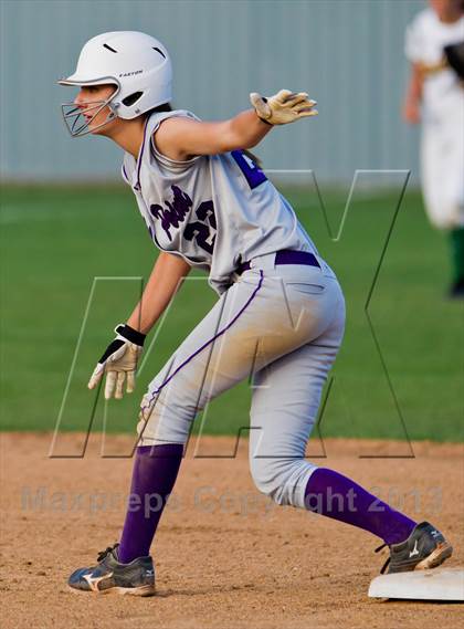 Thumbnail 2 in Ridge Point vs Santa Fe (UIL 4A Region 3 Quarterfinal Playoff) photogallery.