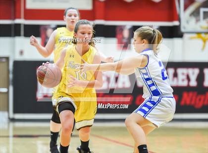 Thumbnail 3 in Temecula Valley vs. Beaumont photogallery.