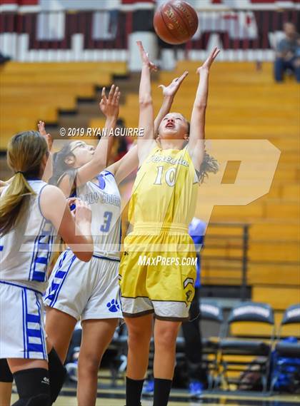 Thumbnail 3 in Temecula Valley vs. Beaumont photogallery.