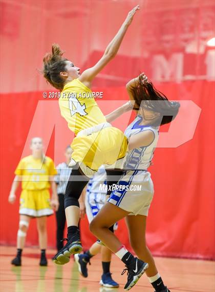 Thumbnail 3 in Temecula Valley vs. Beaumont photogallery.