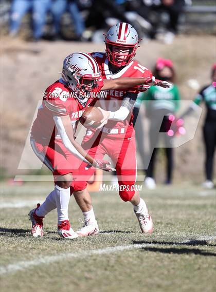 Thumbnail 2 in Hug @ Truckee photogallery.