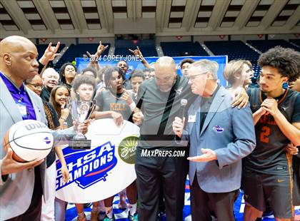 Thumbnail 3 in Kell vs Eagle's Landing (GHSA 5A State Championship) photogallery.