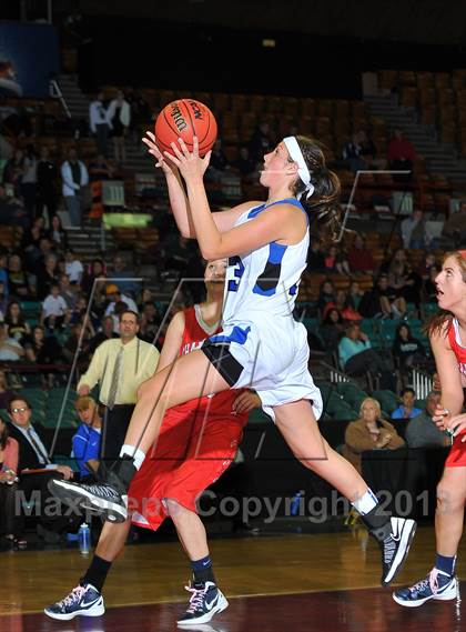 Thumbnail 2 in Grandview vs. Chaparral (CHSAA 5A Great 8 ) photogallery.