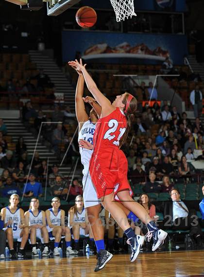 Thumbnail 3 in Grandview vs. Chaparral (CHSAA 5A Great 8 ) photogallery.