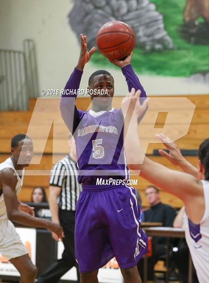 Thumbnail 3 in Fresno vs. Washington Union photogallery.
