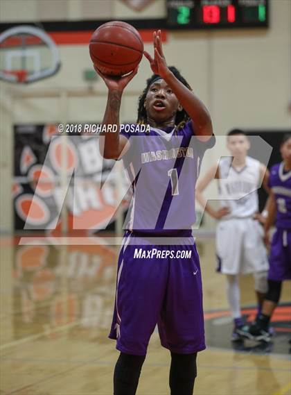 Thumbnail 2 in Fresno vs. Washington Union photogallery.