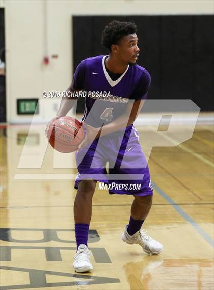 Thumbnail 3 in Fresno vs. Washington Union photogallery.