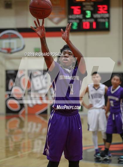 Thumbnail 3 in Fresno vs. Washington Union photogallery.