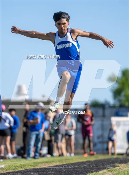 Thumbnail 2 in Terrier Relays photogallery.