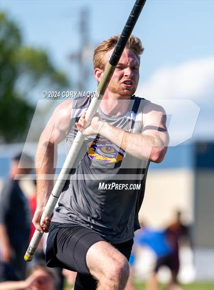 Thumbnail 1 in Terrier Relays photogallery.