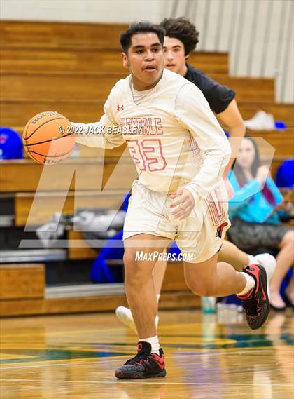 Thumbnail 1 in Glendale vs. Thunderbird (Judy Dixon Holiday Tournament) photogallery.
