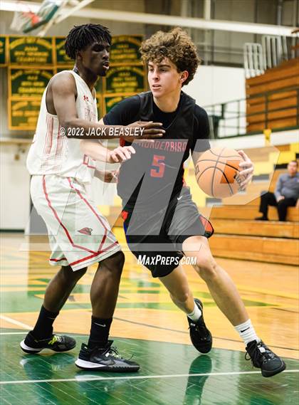 Thumbnail 1 in Glendale vs. Thunderbird (Judy Dixon Holiday Tournament) photogallery.