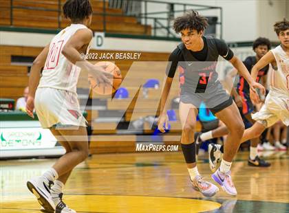 Thumbnail 2 in Glendale vs. Thunderbird (Judy Dixon Holiday Tournament) photogallery.