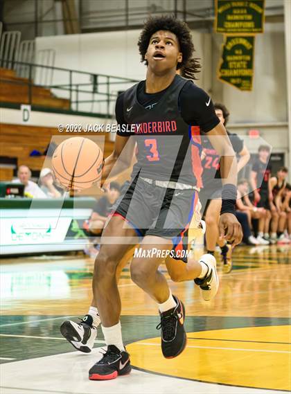 Thumbnail 2 in Glendale vs. Thunderbird (Judy Dixon Holiday Tournament) photogallery.
