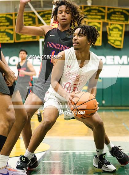 Thumbnail 2 in Glendale vs. Thunderbird (Judy Dixon Holiday Tournament) photogallery.