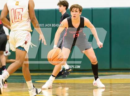Thumbnail 3 in Glendale vs. Thunderbird (Judy Dixon Holiday Tournament) photogallery.