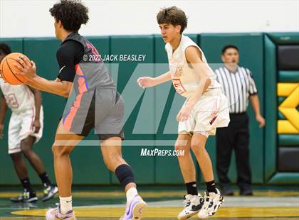Thumbnail 2 in Glendale vs. Thunderbird (Judy Dixon Holiday Tournament) photogallery.