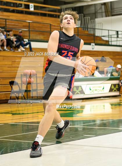 Thumbnail 1 in Glendale vs. Thunderbird (Judy Dixon Holiday Tournament) photogallery.