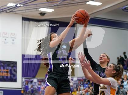 Thumbnail 1 in Ben Davis vs. Avon (IHSAA Sectional 4A Semifinal) photogallery.