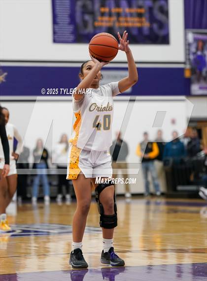 Thumbnail 1 in Ben Davis vs. Avon (IHSAA Sectional 4A Semifinal) photogallery.