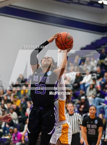 Thumbnail 2 in Ben Davis vs. Avon (IHSAA Sectional 4A Semifinal) photogallery.