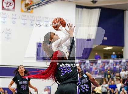 Thumbnail 1 in Ben Davis vs. Avon (IHSAA Sectional 4A Semifinal) photogallery.