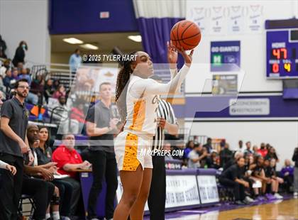 Thumbnail 1 in Ben Davis vs. Avon (IHSAA Sectional 4A Semifinal) photogallery.