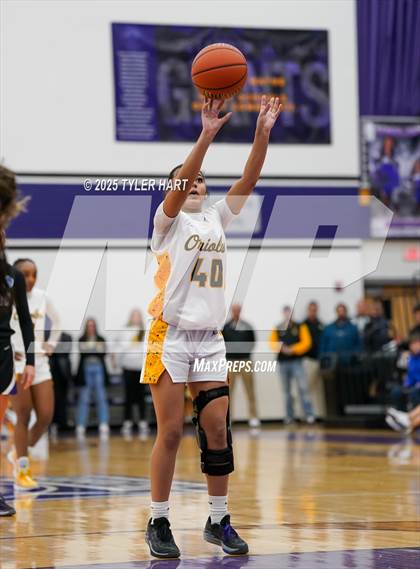 Thumbnail 2 in Ben Davis vs. Avon (IHSAA Sectional 4A Semifinal) photogallery.